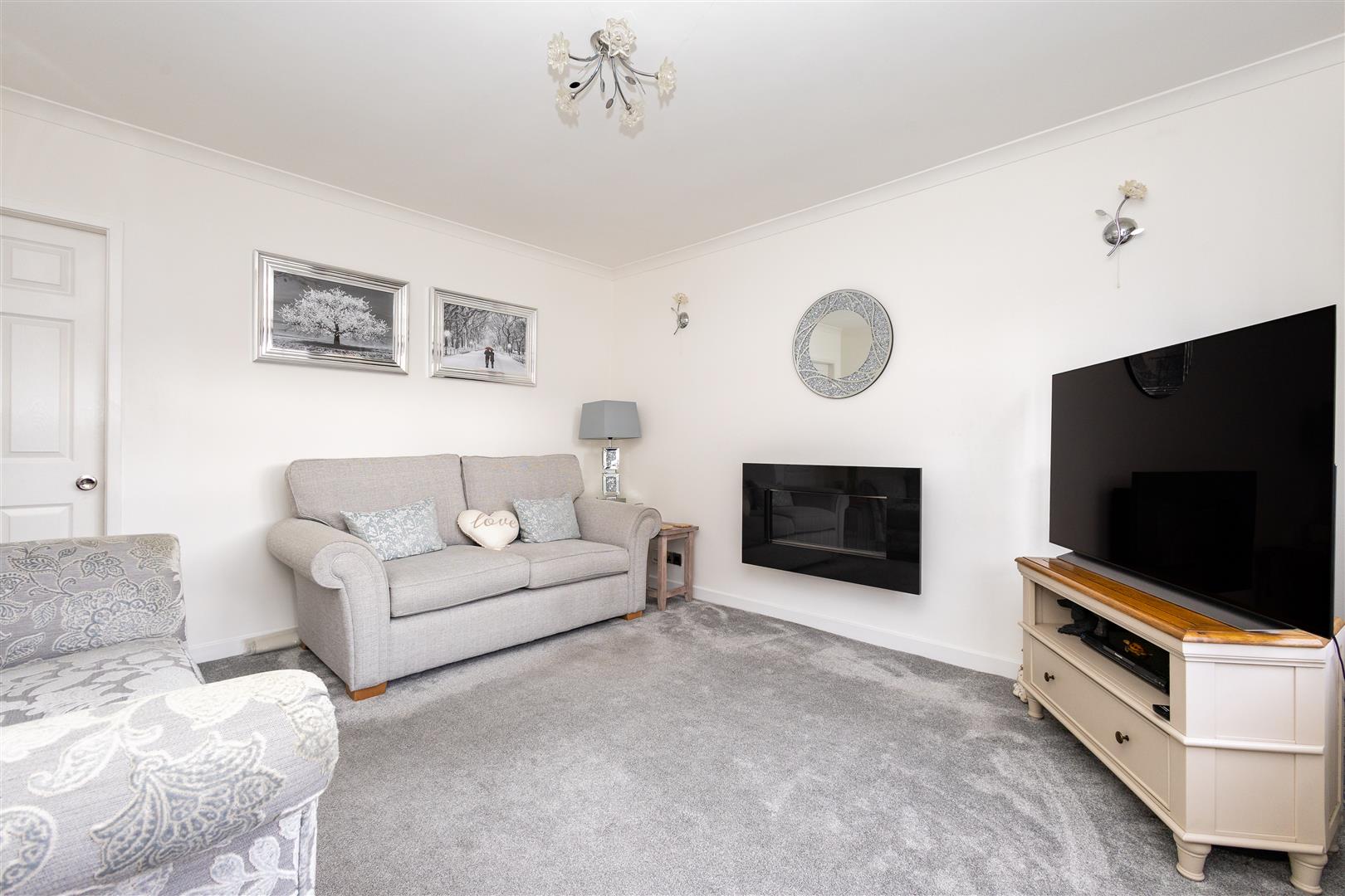 3 bed property in Glendale Avenue, Preston